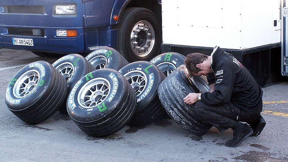 Bei den Tests in Spanien hatten es die Reifen mit kühleren Temperaturen zu tun., Foto: adrivo Sportpresse