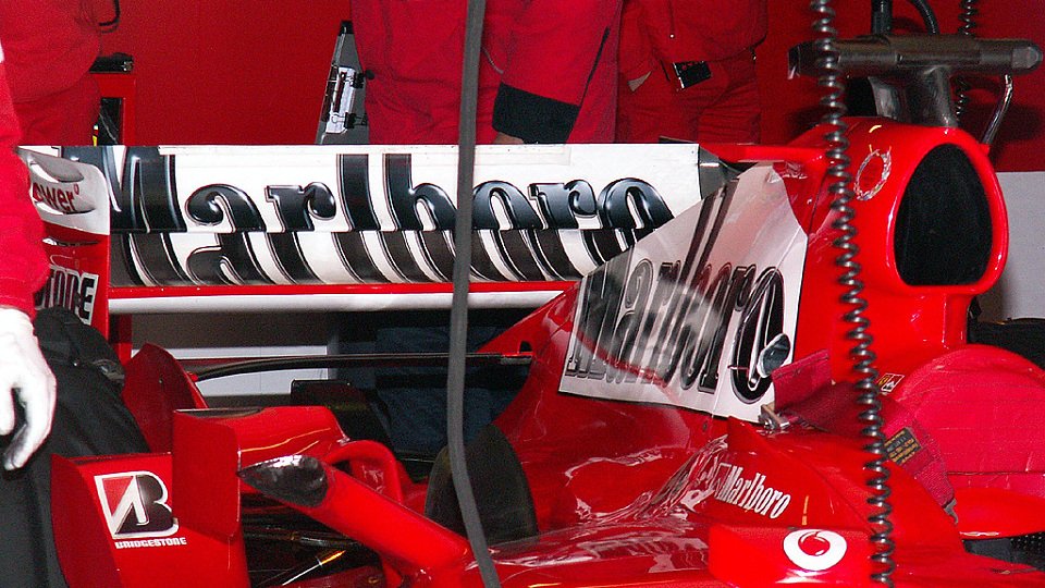 Der Marlboro-Schriftzug prangte jahrelang auf dem Heckflügel der Roten, Foto: adrivo Sportpresse