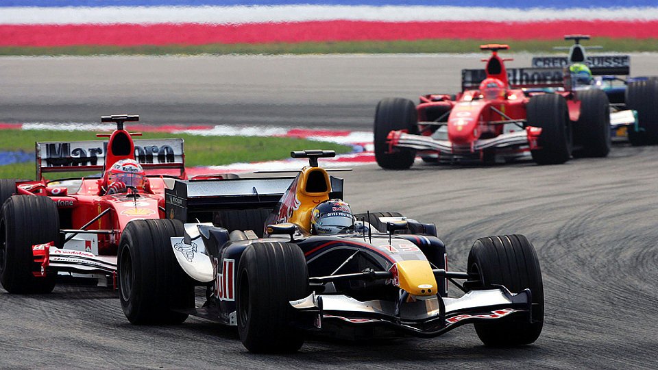 So wünschen es sich die roten Bullen: RBR vor Ferrari., Foto: Sutton