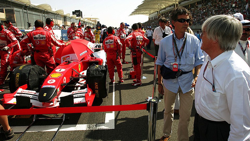 Bernie Ecclestone hat Michael Schumacher noch nicht abgeschrieben..., Foto: Sutton