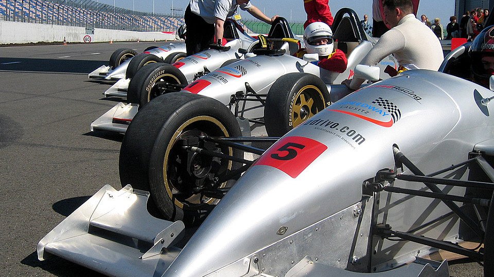 Eifern Sie den DTM-Stars auf dem EuroSpeedway nach, Foto: adrivo Sportpresse GmbH