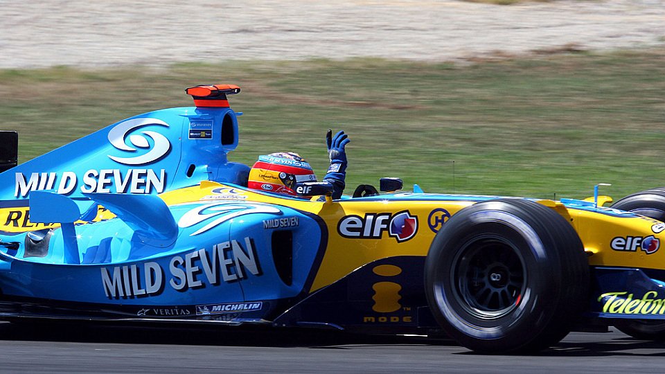Auf seiner schnellen Runde hatte Fernando keine Zeit um die Fans zu grüßen., Foto: Sutton