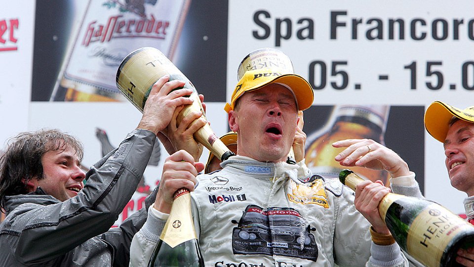 Mika hätte nichts gegen weitere Champagnerduschen auszusetzen., Foto: Sutton