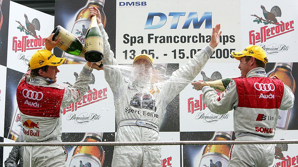 Drei Nordeuropäer durften auf dem Podest Champagner verspritzen., Foto: Sutton