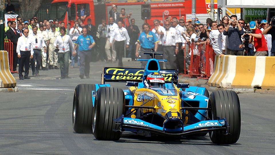 Demorunden in Istanbul - ein Vorgeschmack auf den Stadtkurs in Monaco...., Foto: Renault
