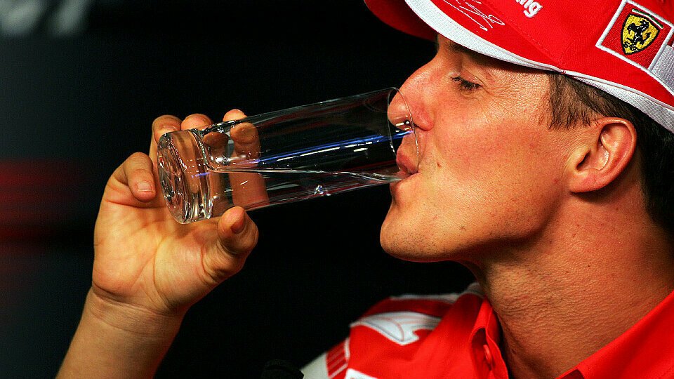 Der Champion nahm noch einmal einen kräftigen Schluck vor seinem Heim-GP., Foto: Sutton