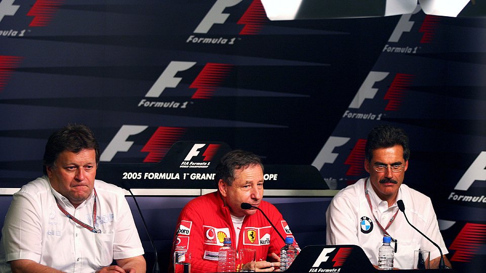 Norbert Haug (Mercedes), Jean Todt (Ferrari) und Mario Theissen (BMW)., Foto: Sutton