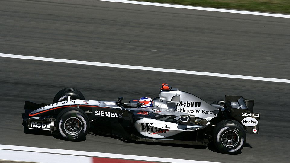 Kimi Räikkönen schlug seinen Teamkollegen und die Renault., Foto: West