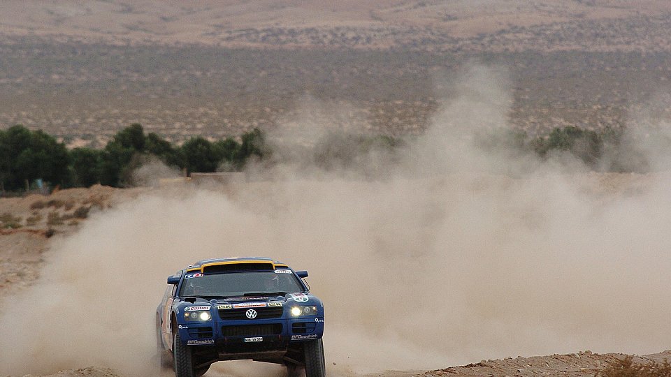 Jutta Kleinschmidt startet bald in die Dakar 2006., Foto: VW Motorsport Jutta Kleinschmidt startet bald in die Dakar 2006., Foto: VW Motorsport