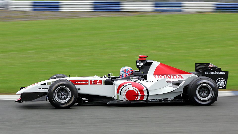 Jenson Button bei den Testfahrten in Silverstone., Foto: Sutton