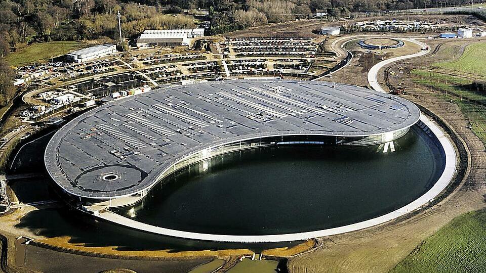 Das McLaren Technology Centre in Woking, Foto: Sutton
