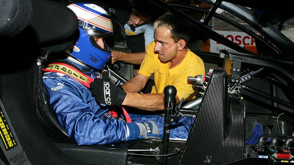 Alain Prost im DTM-Wagen - künftig ein alltägliches Bild?, Foto: Sutton