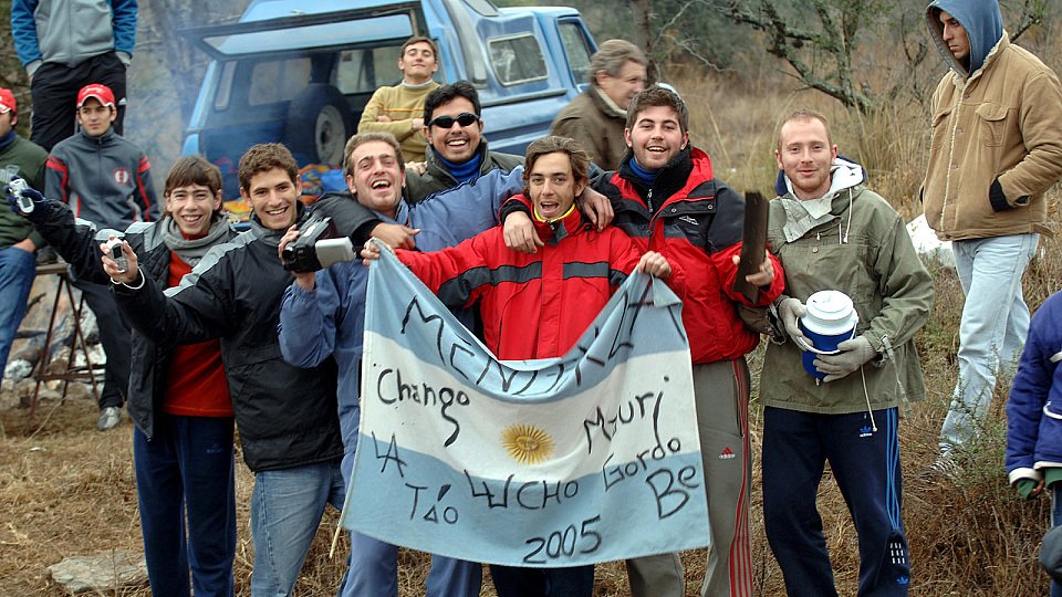 Viele Fans feuerten in Argentinien die Rallye-Stars an., Foto: Sutton