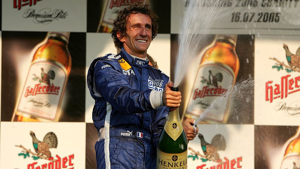 Alain Prost kennt das Gefühl auf dem Siegerpodest nur allzu gut., Foto: Sutton