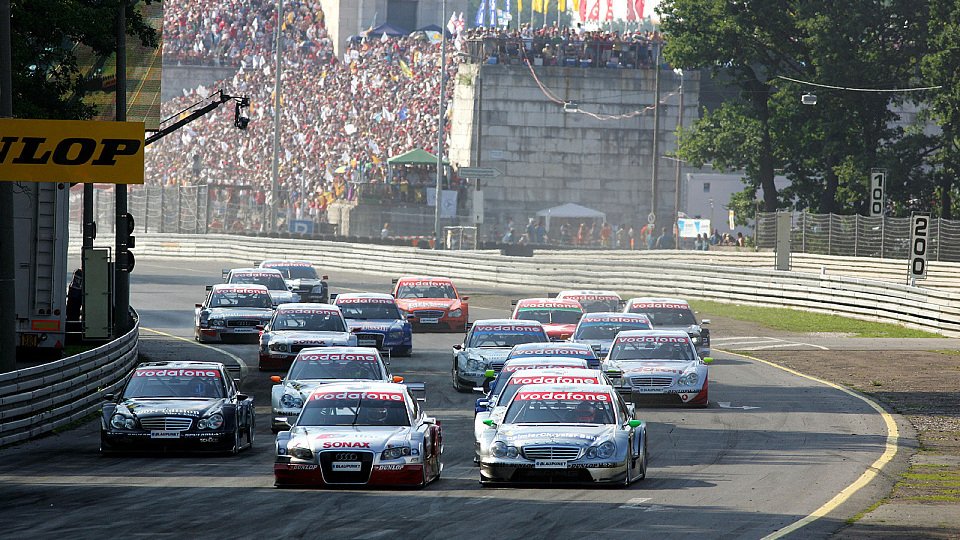 Das DTM-Feld kurz vor dem Auftakt der Crash-Serie..., Foto: Sutton