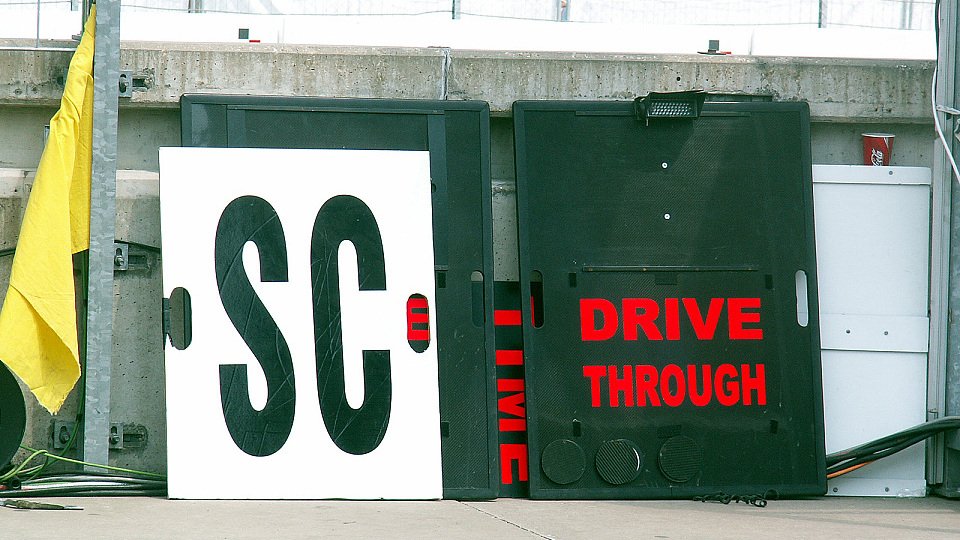 Das Drive-through-Schild wurde heute entstaubt., Foto: adrivo Sportpresse