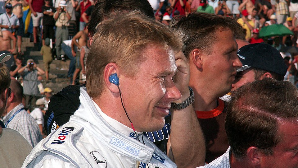 Mika Häkkinen genießt den Luxus der DTM, Foto: adrivo Sportpresse