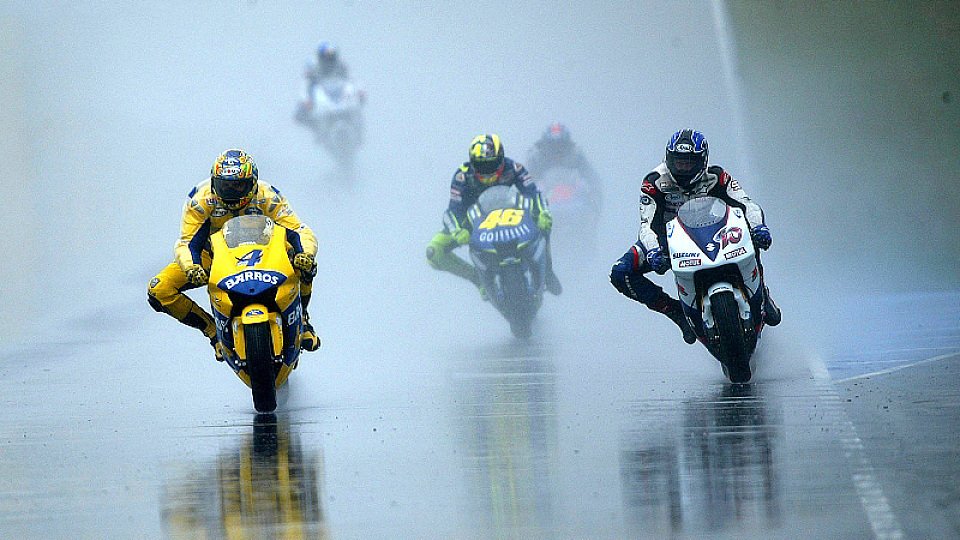 2005 erreichten in Donington nur elf Fahrer das Ziel, Foto: Honda