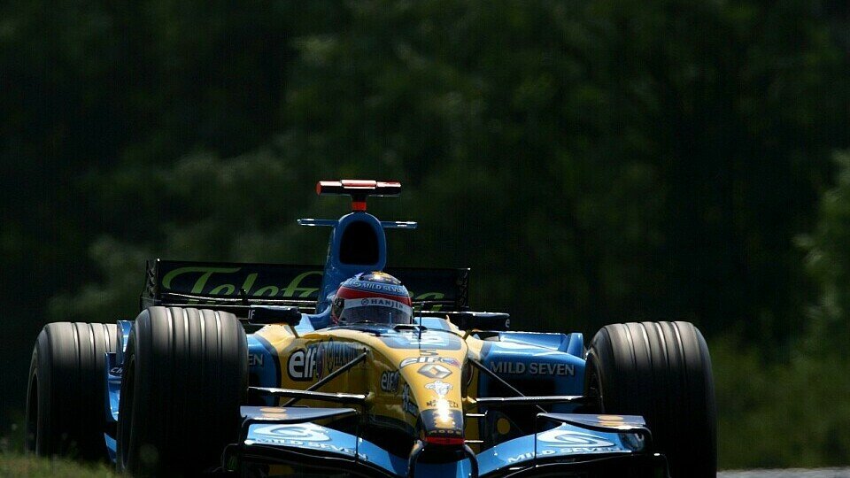 Fernando Alonso befindet sich auf der Flucht., Foto: Sutton