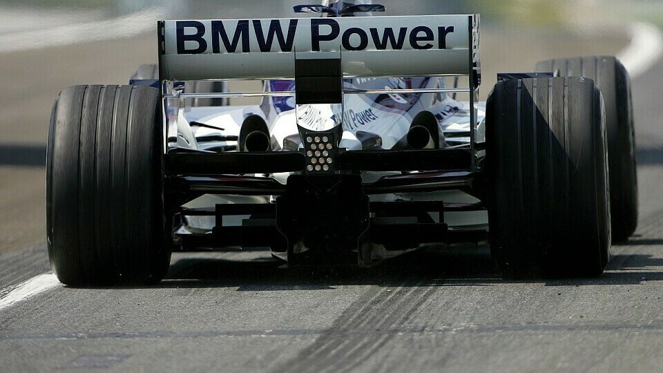 Schlägt nur noch bis Saisonende BMW-Power im Heck des FW27?, Foto: Sutton