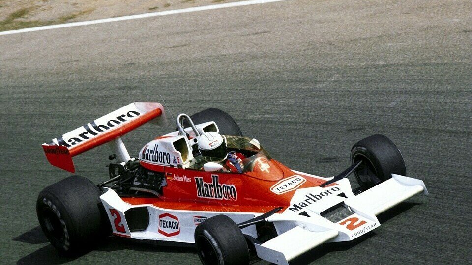 Jochen Mass 1977 in Italien., Foto: Sutton
