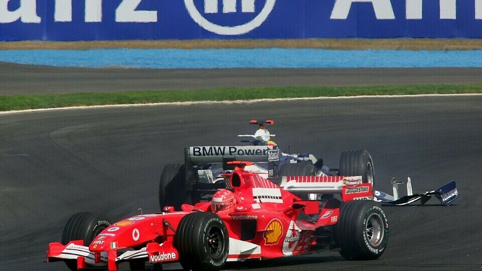 Michael Schumacher wurde von Mark Webber gedreht., Foto: Sutton