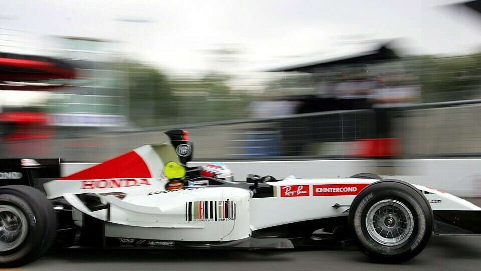 Adam Carroll fuhr zum ersten Mal in Monza., Foto: Sutton