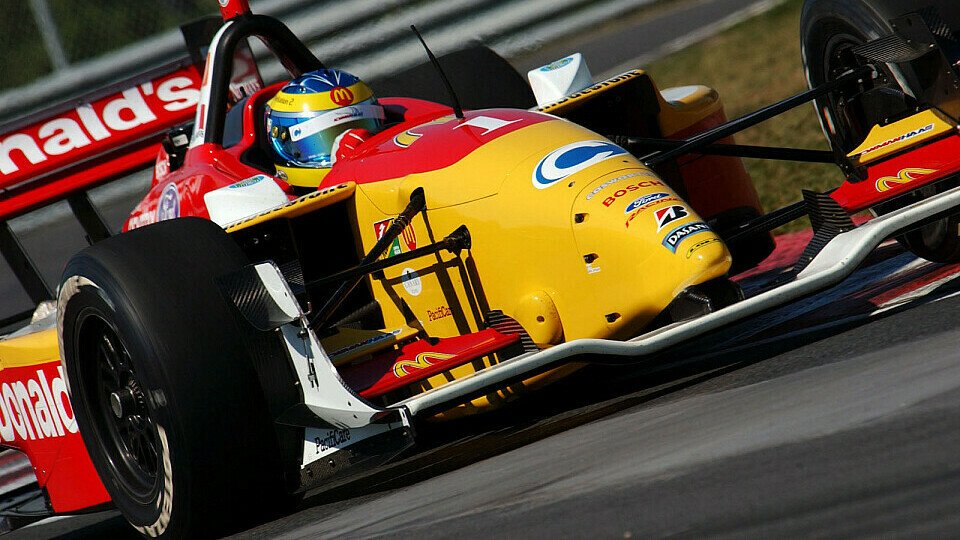 In der Champ Car Serie liegt Bourdais klar in Front., Foto: Sutton In der Champ Car Serie liegt Bourdais klar in Front., Foto: Sutton