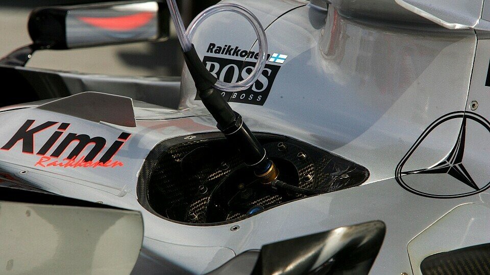 Kimis Name soll noch lange auf dem Silberpfeil prangen., Foto: Sutton