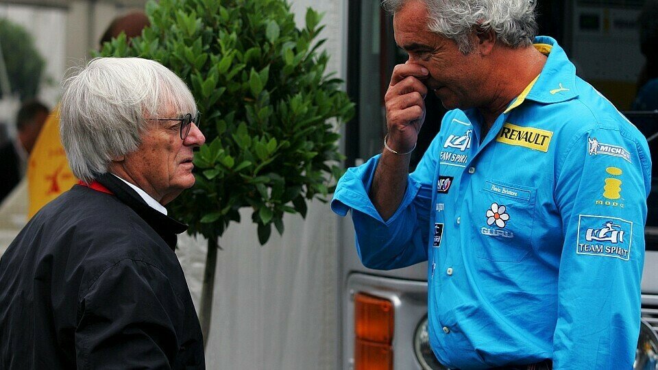 Bernie Ecclestone und Flavio Briatore..., Foto: Sutton