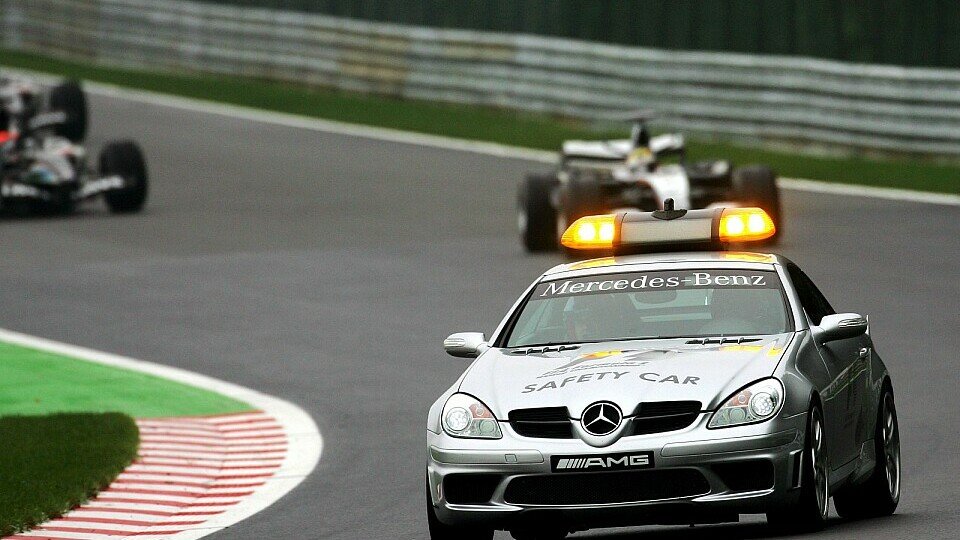 Bernd Mayländer war in Spa ein gefragter Mann., Foto: Sutton