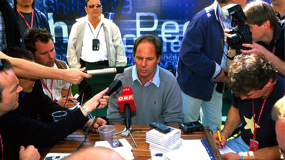 Gerhard Berger spielt gekonnt auf dem Medienklavier., Foto: Sutton