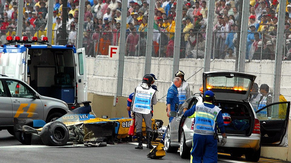 Im Fokus der Umbauten in Interlagos steht vor allem die letzte Kurve - 2003 hatten dort auch schon Fernando Alonso und Mark Webber heftige Unfälle, Foto: Sutton