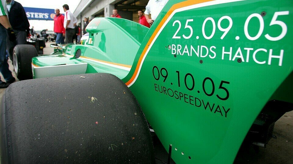 An diesem Wochenende heißt es erstmals: Ladies and Gentlemen for the pride of your nations start your engines!, Foto: Sutton An diesem Wochenende heißt es erstmals: Ladies and Gentlemen for the pride of your nations start your engines!, Foto: Sutton