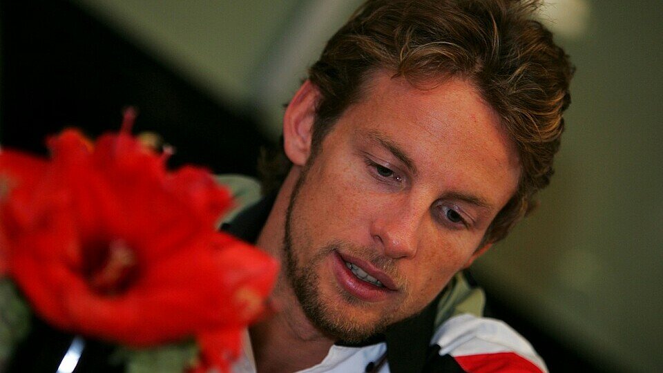 Jenson Button bleibt ein British American Racer., Foto: Sutton