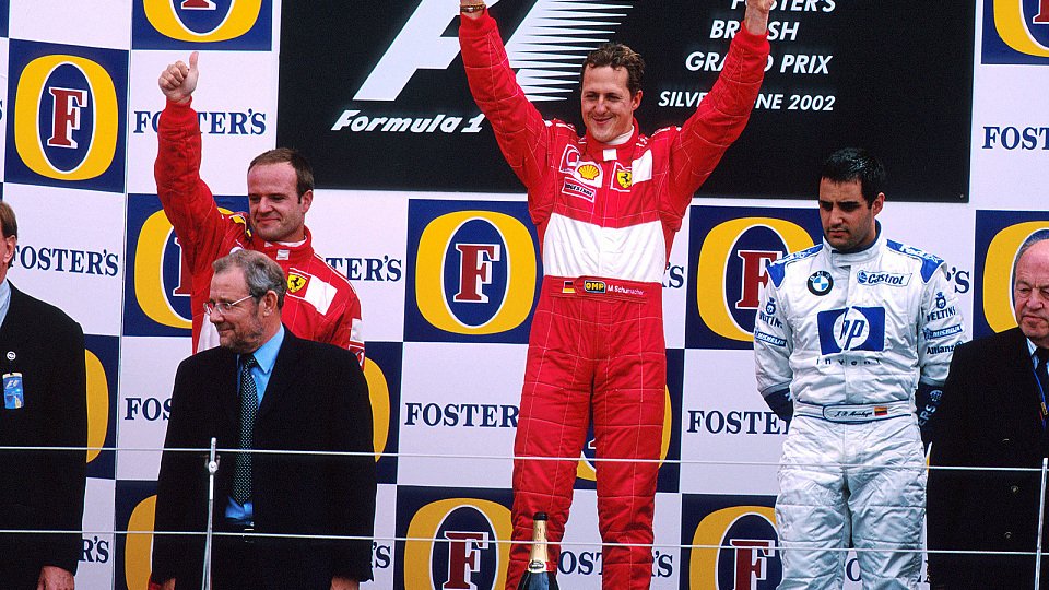 Die Siegerehrung in Silverstone im Jahr 2002. Es siegte Michael Schumacher vor Rubens Barrichello und Juan Pablo Montoya., Foto: Sutton