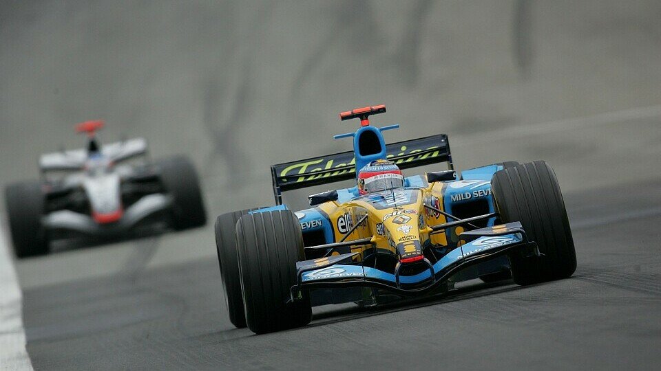 So möchten es die Franzosen sehen: Alonso vor den Silberpfeilen., Foto: Sutton