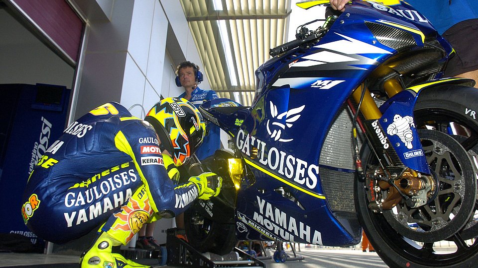 Der Weltmeister Valentino Rossi bei der Arbeit - in Katar., Foto: Gauloises Racing