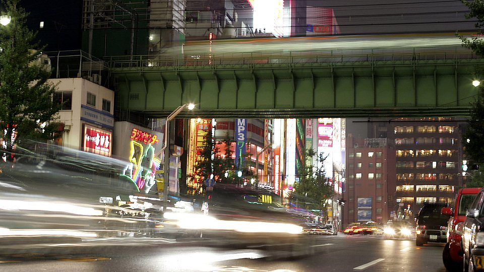 Ein Blick in die Neon-Welt von Tokio, Foto: BAT