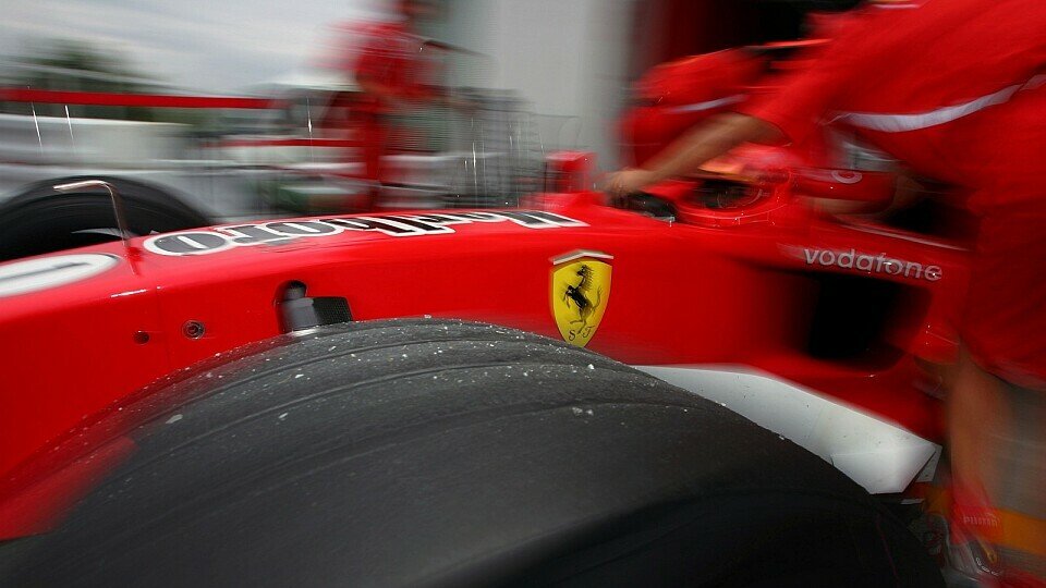 Michael Schumacher sieht keine Fortschritte., Foto: Sutton