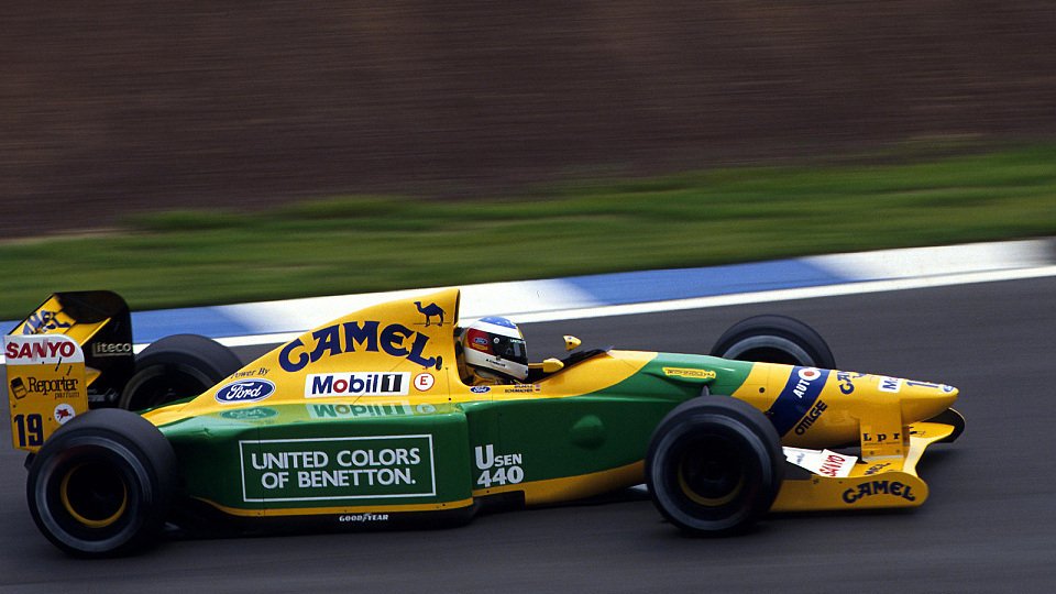 Michael Schumacher startete 1992 in Spanien zum ersten Mal in seiner Karriere aus der ersten Reihe, Foto: Sutton