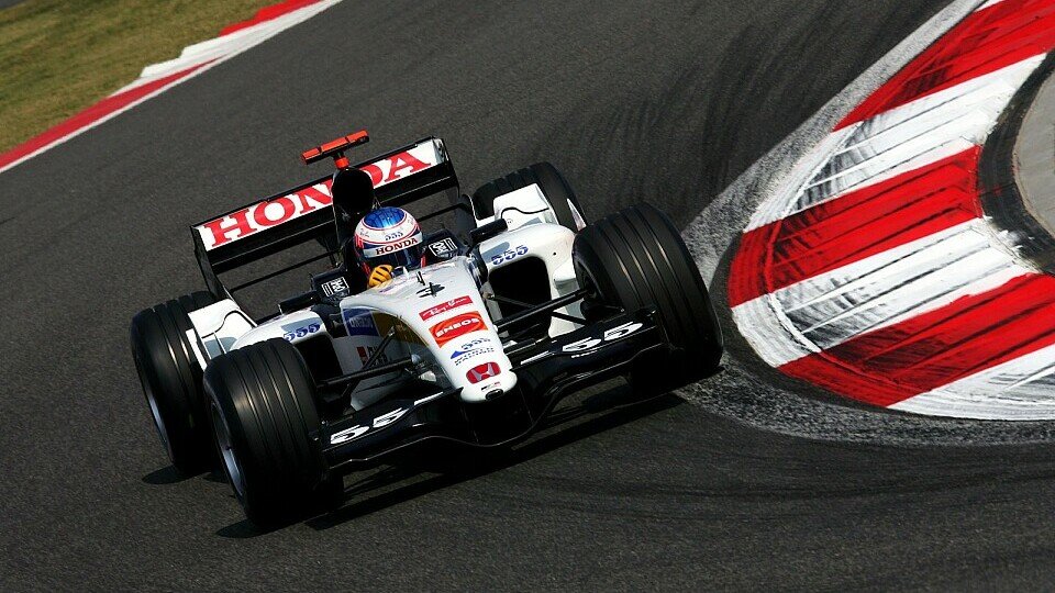 Jenson Button bekommt erst kurz vor Weihnachten einen V8-Motor zu fahren., Foto: Sutton