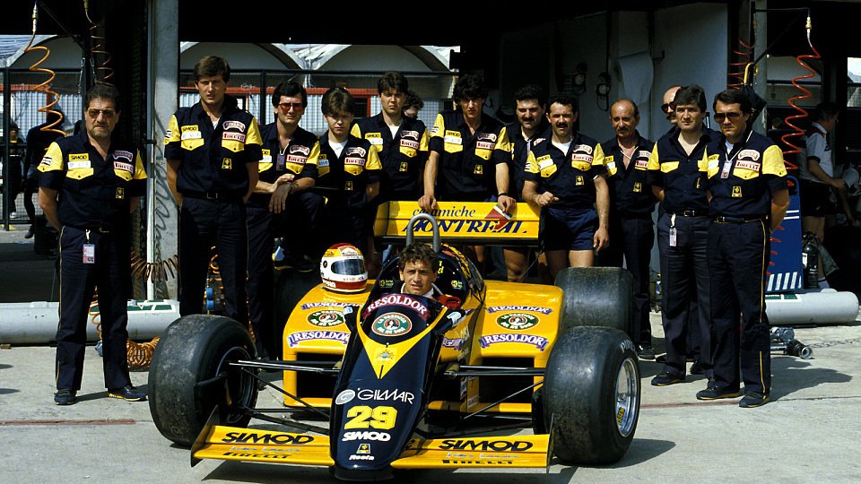 Das Minardi-Team in den Traditionsfarben, im Jahr 1983., Foto: Sutton