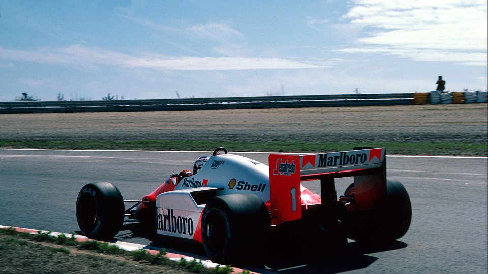 Alain Prost fordert wieder breitere Walzen, Foto: Sutton