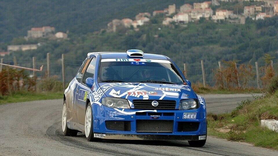 Fiat arbeitet eifrig am S2000 Fahrzeug. Hier Baldacci bei der Korsika Rallye., Foto: Sutton