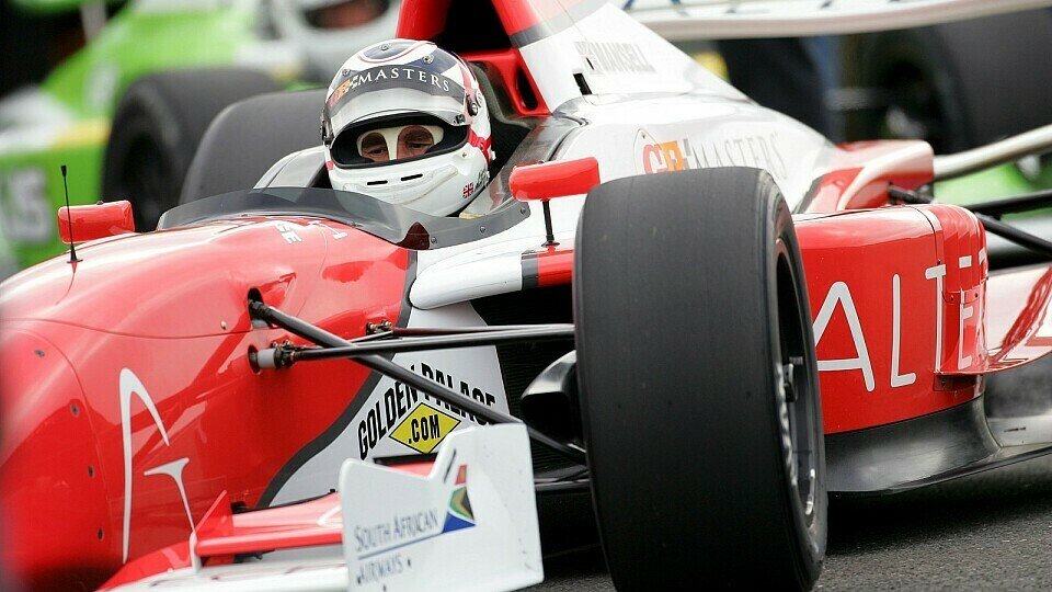 Nigel Mansell fährt wieder - und zwar ohne Fahrhilfen!, Foto: Sutton Nigel Mansell fährt wieder - und zwar ohne Fahrhilfen!, Foto: Sutton