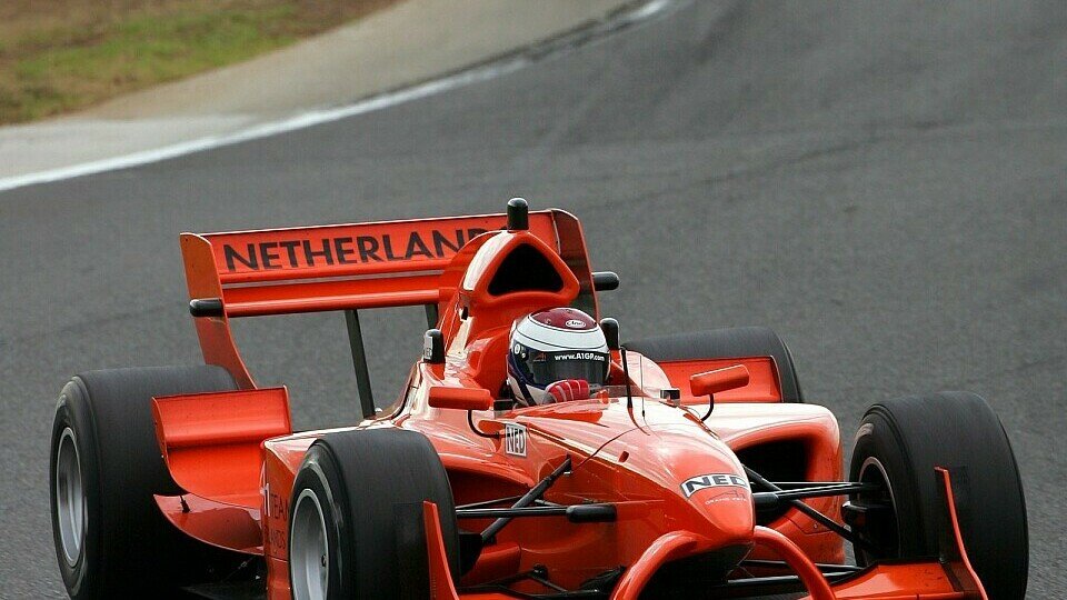 Jos Verstappen fuhr die schnellste Rundenzeit., Foto: Sutton Jos Verstappen fuhr die schnellste Rundenzeit., Foto: Sutton