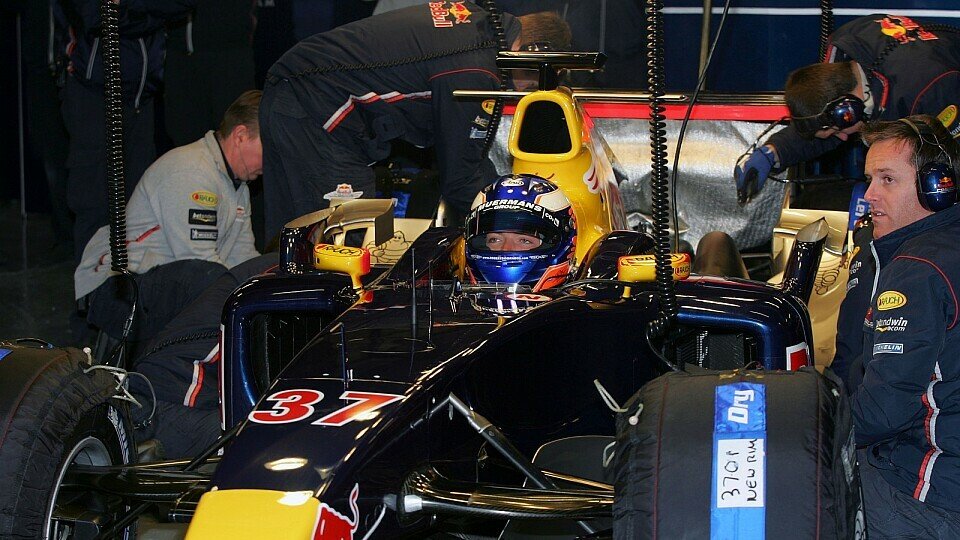 Robert Doornbos im Red Bull-Cosworth RB1., Foto: Sutton