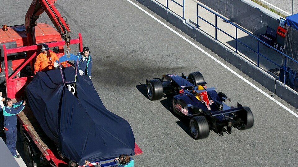 Jacques Villeneuve blieb mit einem Defekt liegen., Foto: Sutton