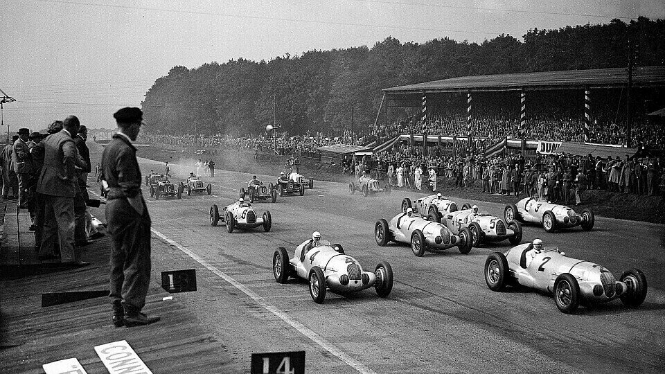 Auch beim Donington-Grand Prix 1937 duellierten sich Auto Union und Mercedes., Foto: Sutton